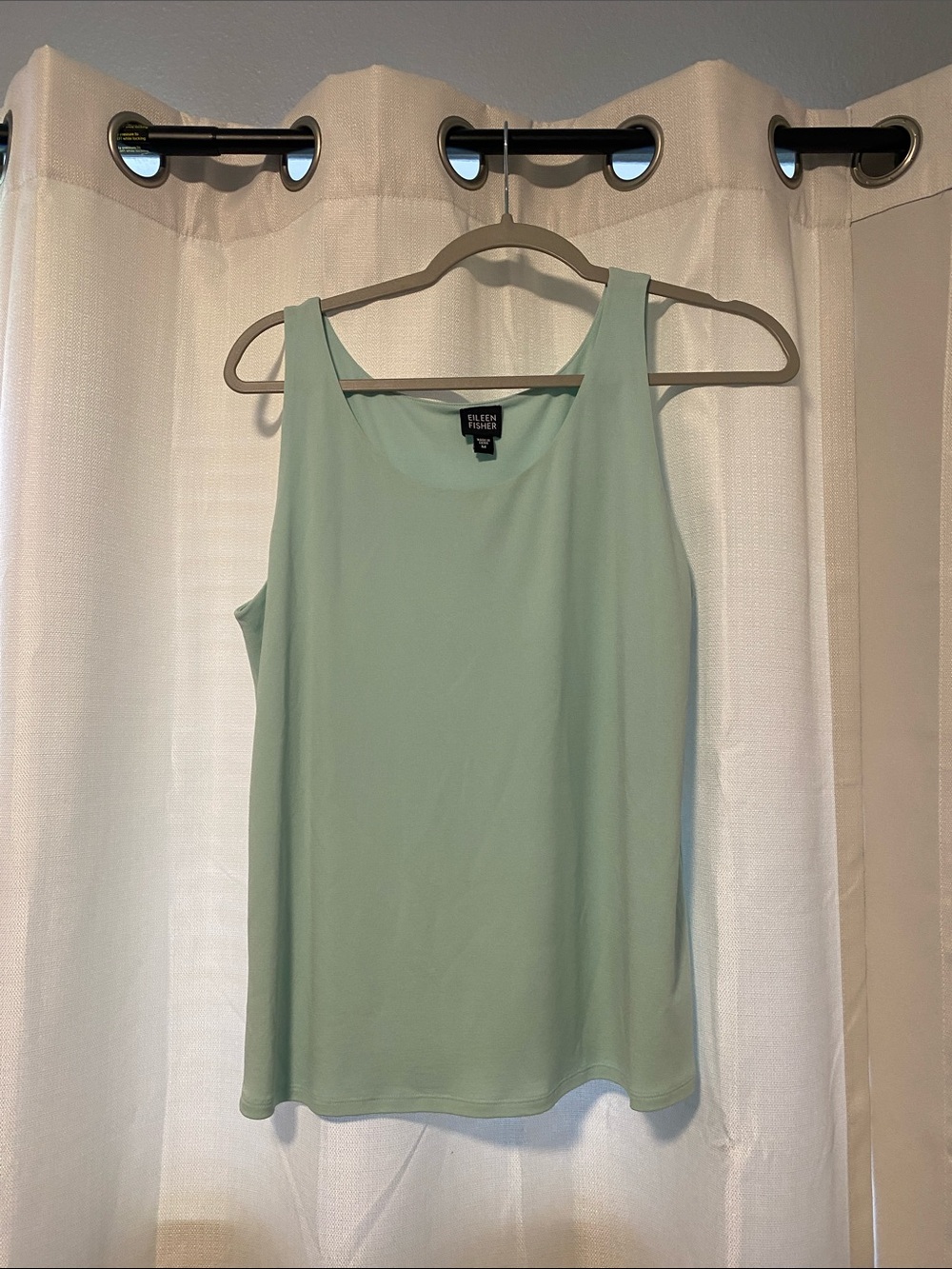 Eileen Fisher Mint Green 100% Silk Scoop Neck Tank size medium